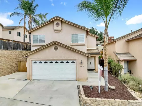 Exterior - 13721 Gateway View Dr, El Cajon, CA 92021 photo 2 of 12