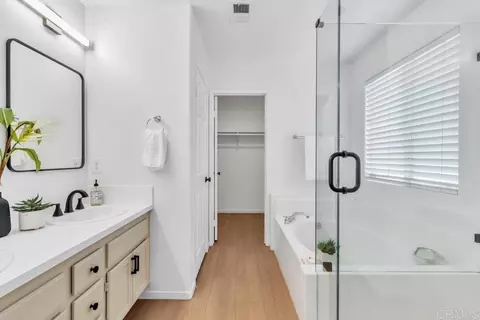 Bath - 13721 Gateway View Dr, El Cajon, CA 92021 photo 3 of 5