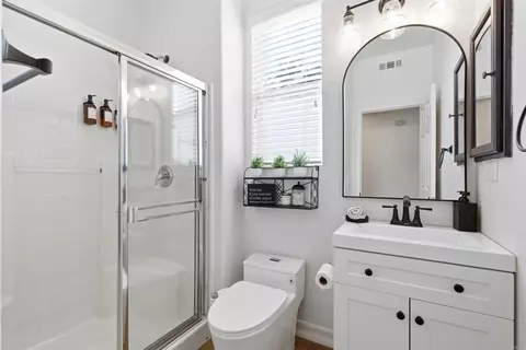 Bath - 2284 Red Leaf Ln, Chula Vista, CA 91915 photo 1 of 5