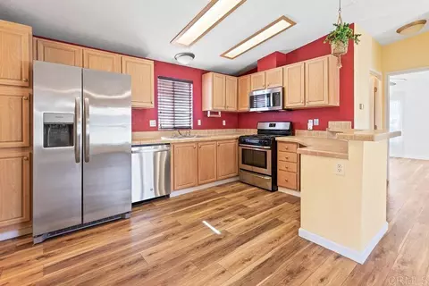 300 Thornton Dr #5, El Cajon, CA 92021