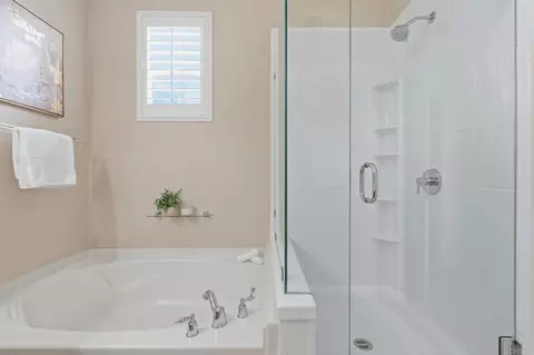 Bath - 1404 Rosemonde Ln, Santee, CA 92071 photo 6 of 7