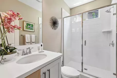 Bath - 2911 Eldenberry St, Escondido, CA 92029 photo 1 of 5