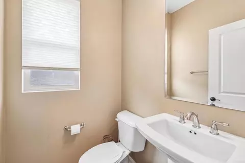 Bath - 2911 Eldenberry St, Escondido, CA 92029 photo 5 of 5