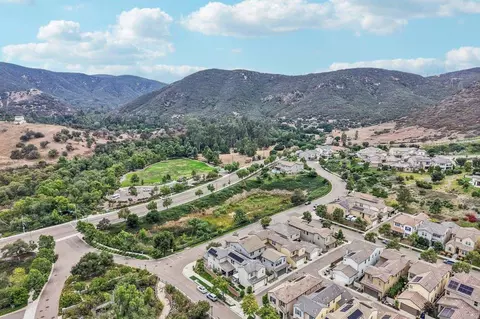 View/Area - 2911 Eldenberry St, Escondido, CA 92029 photo 5 of 6