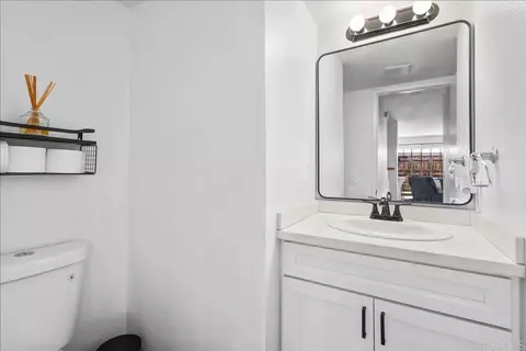 Bath - 1465 E Lexington Ave #10A, El Cajon, CA 92019 photo 1 of 4