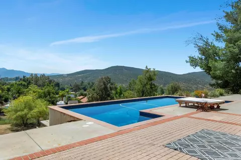 Exterior - 15979 Gantry Way, Ramona, CA 92065 photo 2 of 6