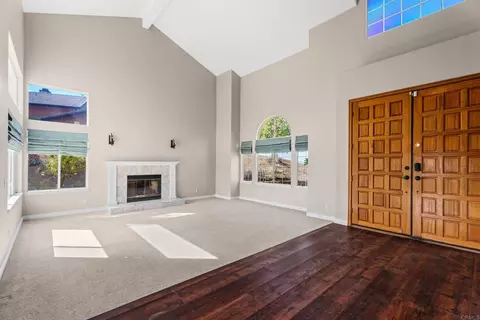 Living - 15979 Gantry Way, Ramona, CA 92065 photo 2 of 10