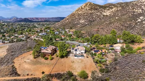View/Area - 15979 Gantry Way, Ramona, CA 92065 photo 6 of 10