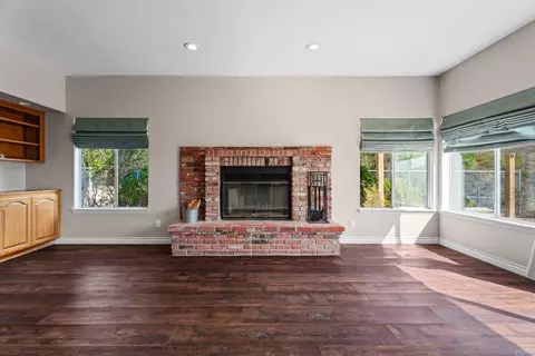 Living - 15979 Gantry Way, Ramona, CA 92065 photo 7 of 10