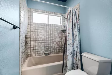 Bath - 15979 Gantry Way, Ramona, CA 92065 photo 6 of 6