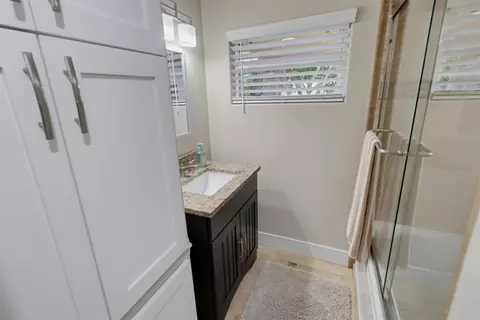 Bath - 5150 Harmony Ln, La Mesa, CA 91941 photo 3 of 6