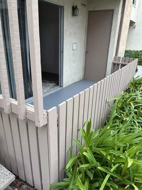 Exterior - 432 Edgehill Ln #15, Oceanside, CA 92054 photo 1 of 6