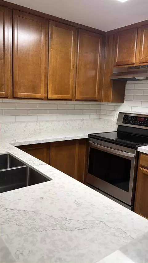 Kitchen - 432 Edgehill Ln #15, Oceanside, CA 92054 photo 2 of 2