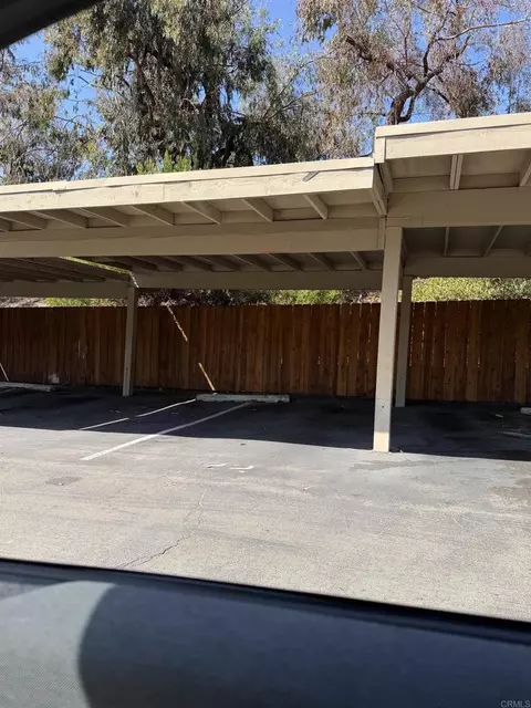 Exterior - 432 Edgehill Ln #15, Oceanside, CA 92054 photo 2 of 6