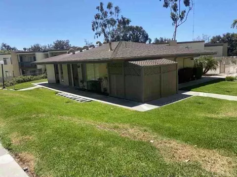 432 Edgehill Ln #15, Oceanside, CA 92054 photo 4