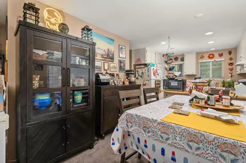 Dining - 1960 Arnold Way, Alpine, CA 91901 photo 2 of 2