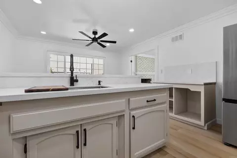 Kitchen - 847 Halecrest Dr, Chula Vista, CA 91910 photo 4 of 6