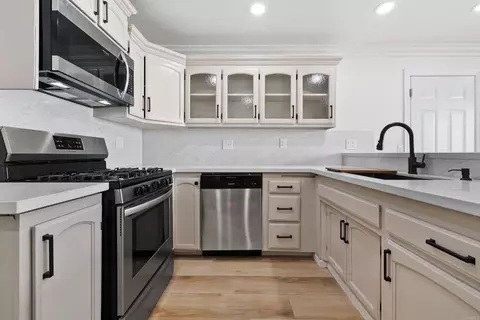 Kitchen - 847 Halecrest Dr, Chula Vista, CA 91910 photo 2 of 6