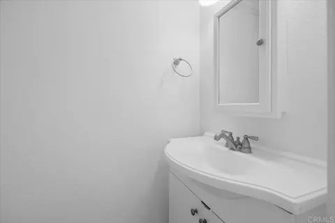 Bath - 9457 Carlton Oaks Dr #B, Santee, CA 92071 photo 1 of 3
