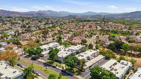 View/Area - 9457 Carlton Oaks Dr #B, Santee, CA 92071 photo 2 of 2