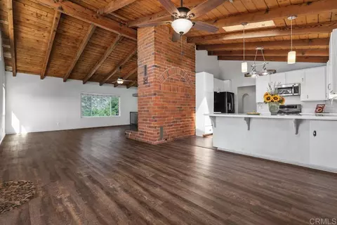 Living - 3333 Suncrest, El Cajon, CA 92021 photo 4 of 4