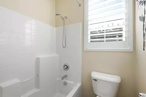 Bath - 1162 Sagewood Dr, Oceanside, CA 92056 photo 6 of 6