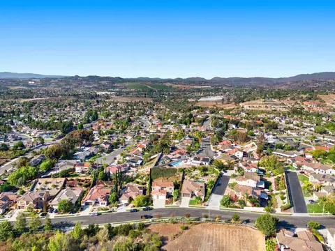 View/Area - 1162 Sagewood Dr, Oceanside, CA 92056 photo 8 of 12
