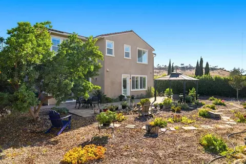 Exterior - 1162 Sagewood Dr, Oceanside, CA 92056 photo 6 of 8