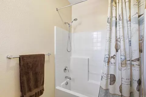 Bath - 1162 Sagewood Dr, Oceanside, CA 92056 photo 2 of 6