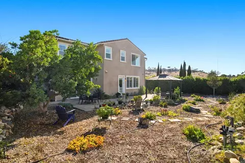 Exterior - 1162 Sagewood Dr, Oceanside, CA 92056 photo 5 of 8