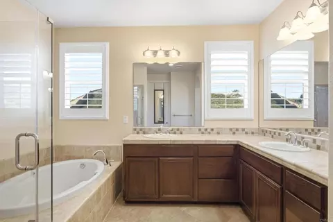 Bath - 1162 Sagewood Dr, Oceanside, CA 92056 photo 3 of 6