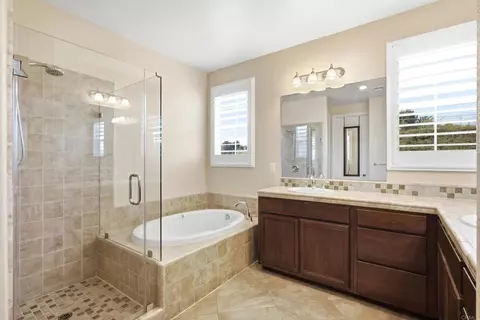 Bath - 1162 Sagewood Dr, Oceanside, CA 92056 photo 4 of 6