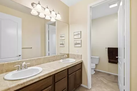 Bath - 1162 Sagewood Dr, Oceanside, CA 92056 photo 5 of 6