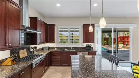 Kitchen - 33982 Baystone St, Temecula, CA 92592 photo 4 of 4