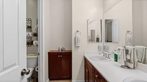 Bath - 33982 Baystone St, Temecula, CA 92592 photo 1 of 3