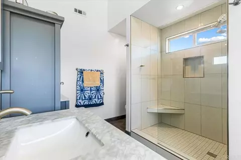 Bath - 24144 St Helena Ct, Ramona, CA 92065 photo 4 of 4