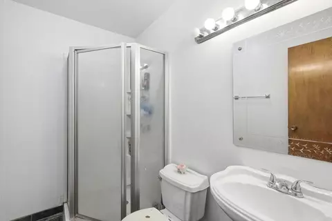Bath - 9049 Bubbling Wells Rd, Lakeside, CA 92040 photo 2 of 2