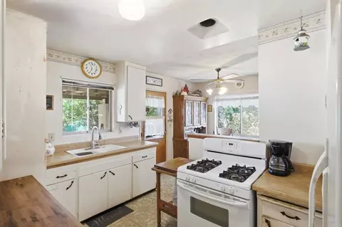Kitchen - 9049 Bubbling Wells Rd, Lakeside, CA 92040 photo 1 of 2