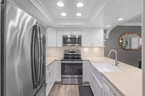 2752 B St #212, San Diego, CA 92102