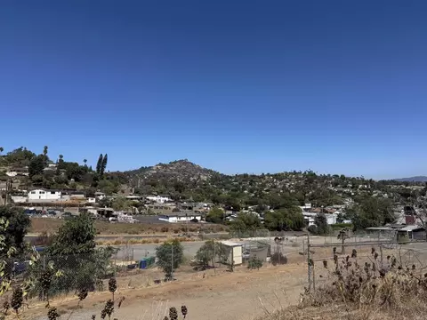 8965 Greenview Pl, Spring Valley, CA 91977 photo 4