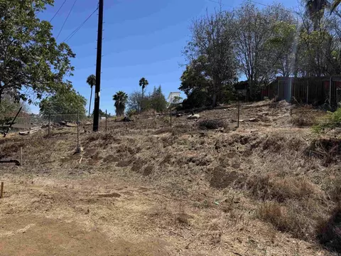 8965 Greenview Pl, Spring Valley, CA 91977 photo 7