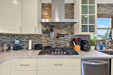 Kitchen - 7008 Hybeth Dr, La Mesa, CA 91941 photo 3 of 4
