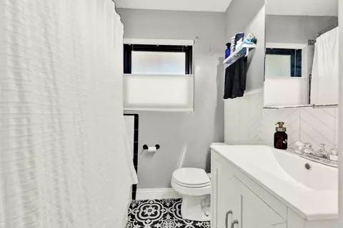 Bath - 7008 Hybeth Dr, La Mesa, CA 91941 photo 3 of 4