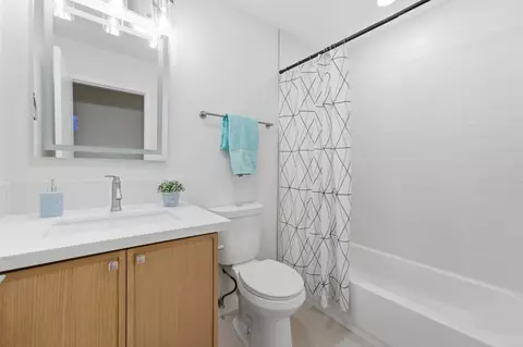 Bath - 8722 Vanguard Pl, Lakeside, CA 92040 photo 4 of 4
