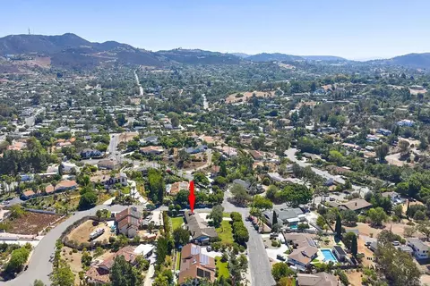 View/Area - 1598 Mesa Verde Dr, Vista, CA 92084 photo 17 of 28