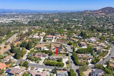 View/Area - 1598 Mesa Verde Dr, Vista, CA 92084 photo 21 of 28