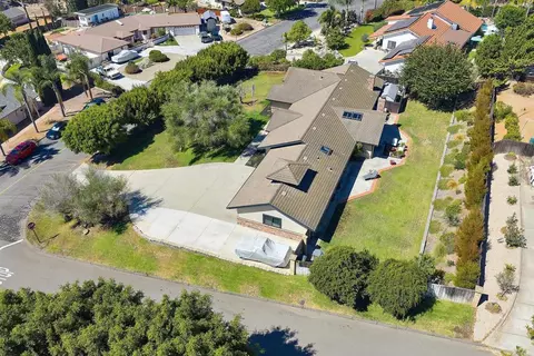 View/Area - 1598 Mesa Verde Dr, Vista, CA 92084 photo 11 of 28