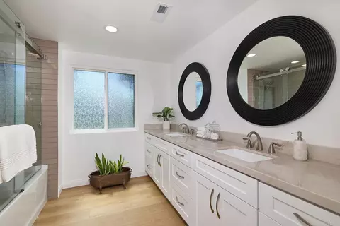 Bath - 1598 Mesa Verde Dr, Vista, CA 92084 photo 5 of 5