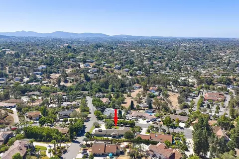 View/Area - 1598 Mesa Verde Dr, Vista, CA 92084 photo 15 of 28