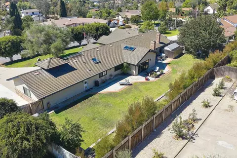 View/Area - 1598 Mesa Verde Dr, Vista, CA 92084 photo 6 of 28